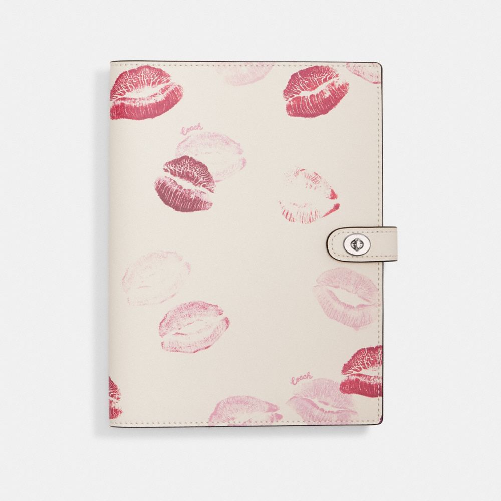 Coach Notebook With Lip Print Reistas Dames Zilver Gekleurd | VC1739546